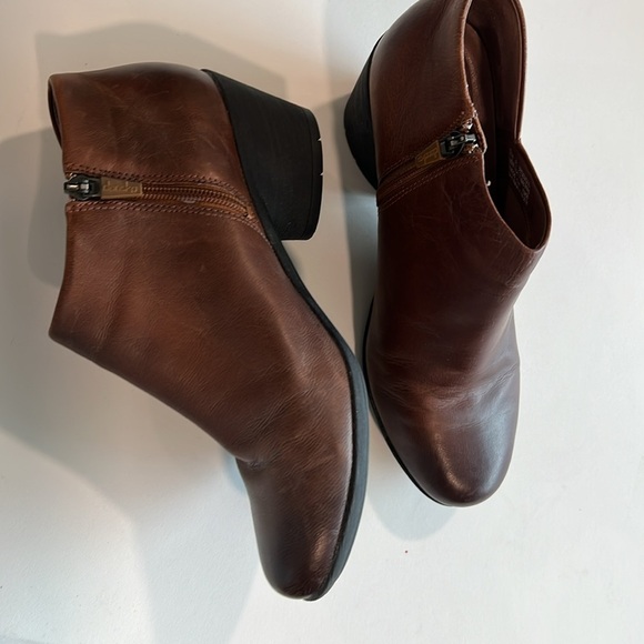 Dansko - 38/8, comfort, Brown Leather Ankle Boots - Picture 3 of 8